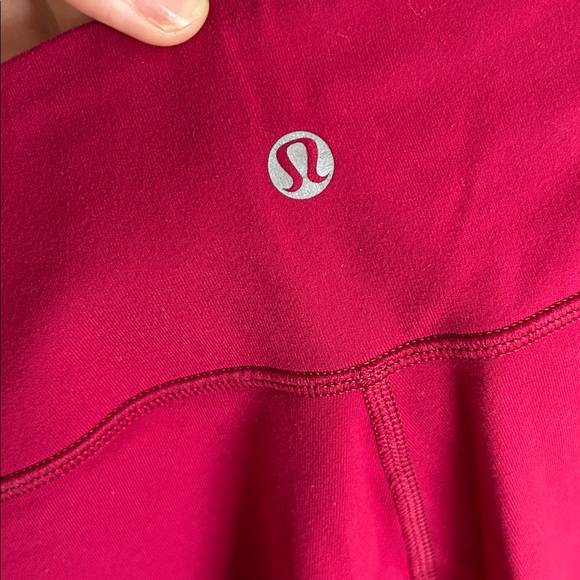 Lululemon Cropped Leggings. Size 8. 20” inseam - Picture 4 of 4